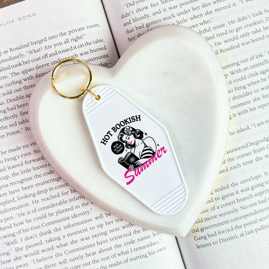 Hot Bookish Summer Motel Keychain – Retro-Inspired Book Lover’s Accessory